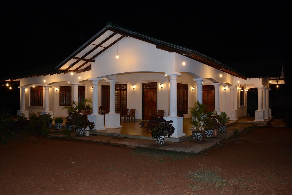 First House Mihintale Hotel Exterior photo